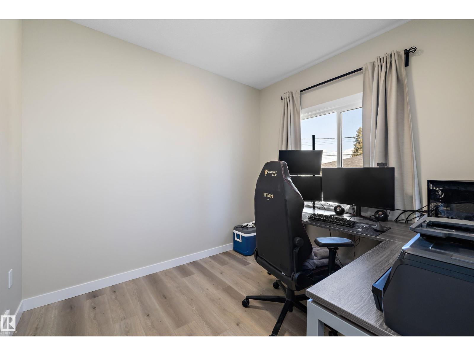 7208 78 Av Nw Property Photo 15