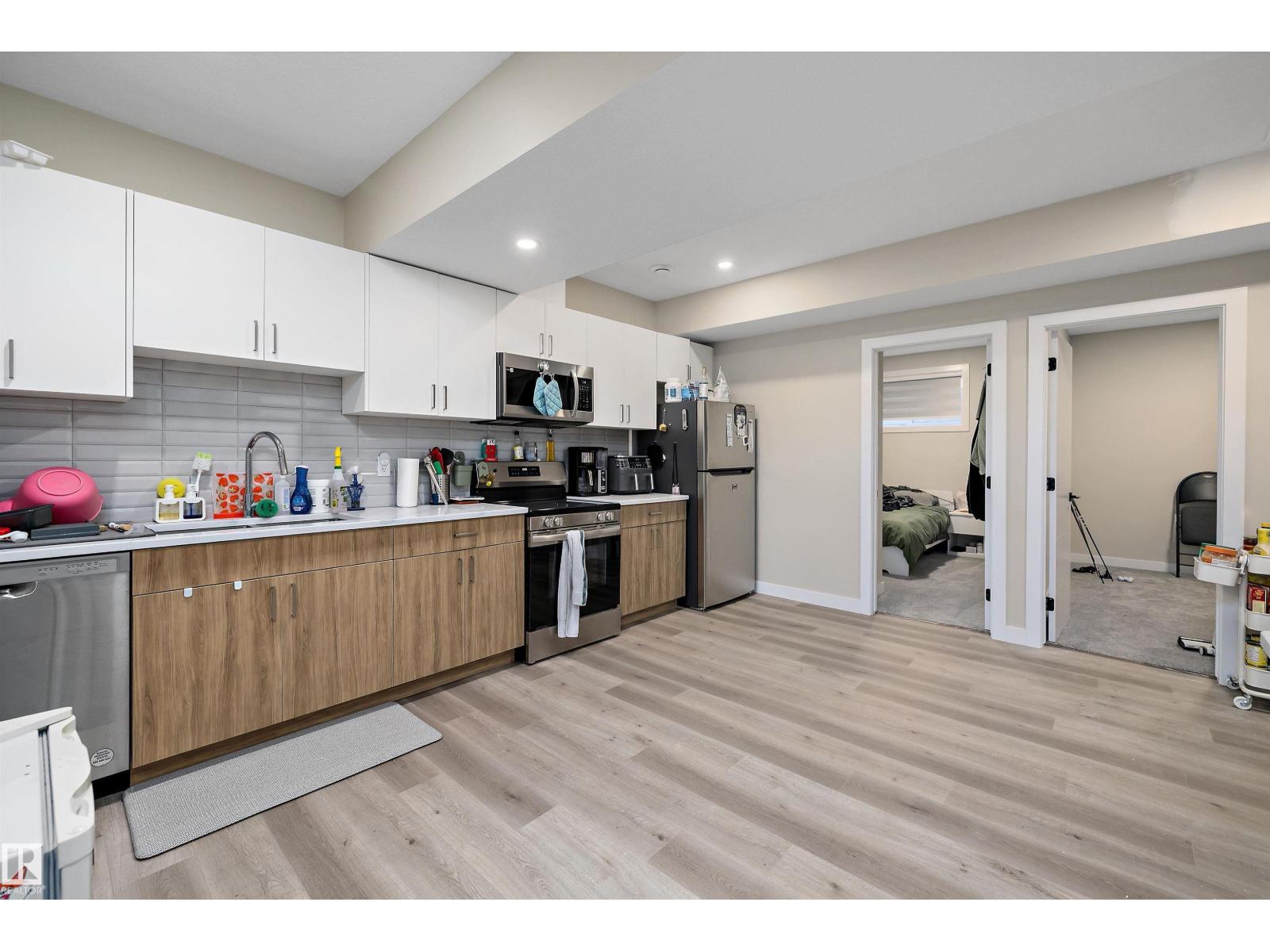 7208 78 Av Nw Property Photo 20