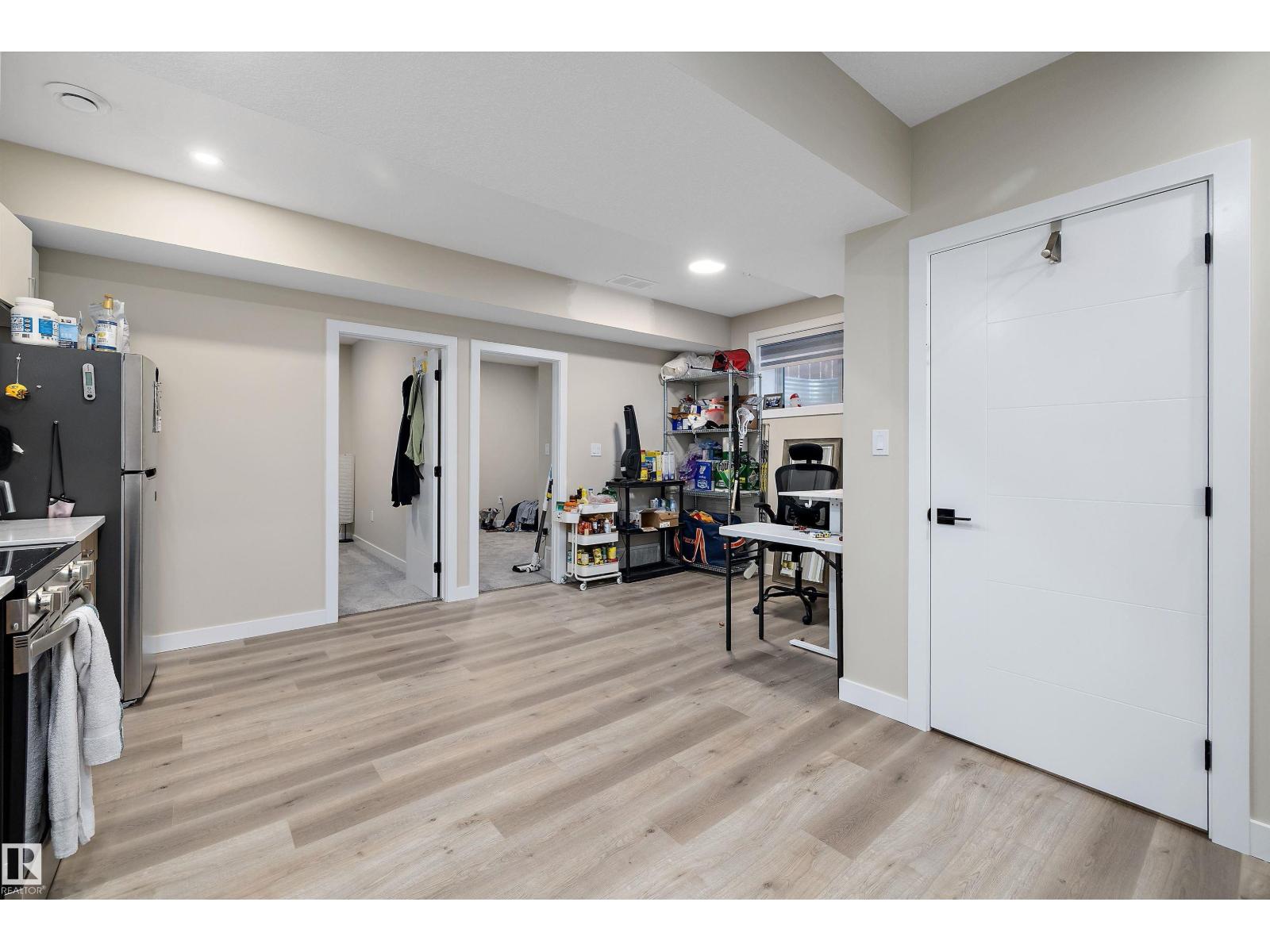 7208 78 Av Nw Property Photo 24
