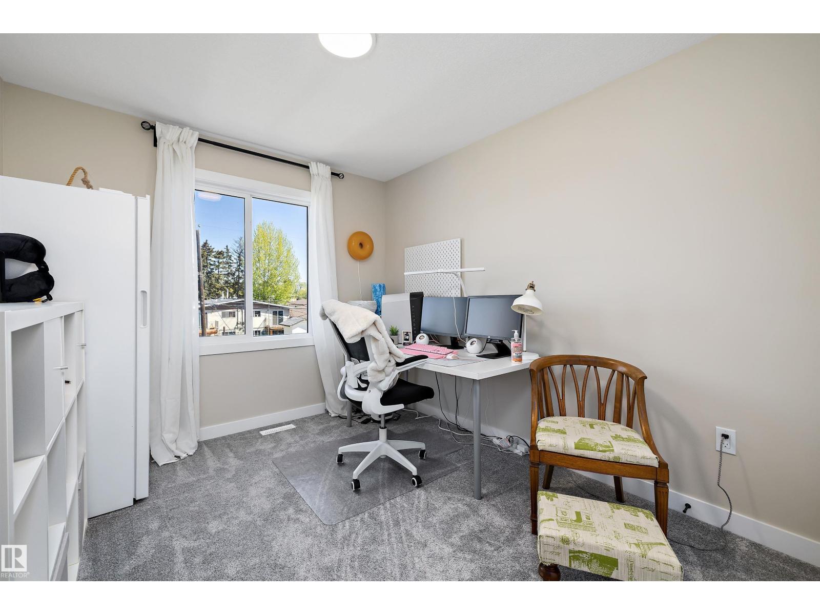 7208 78 Av Nw Property Photo 32