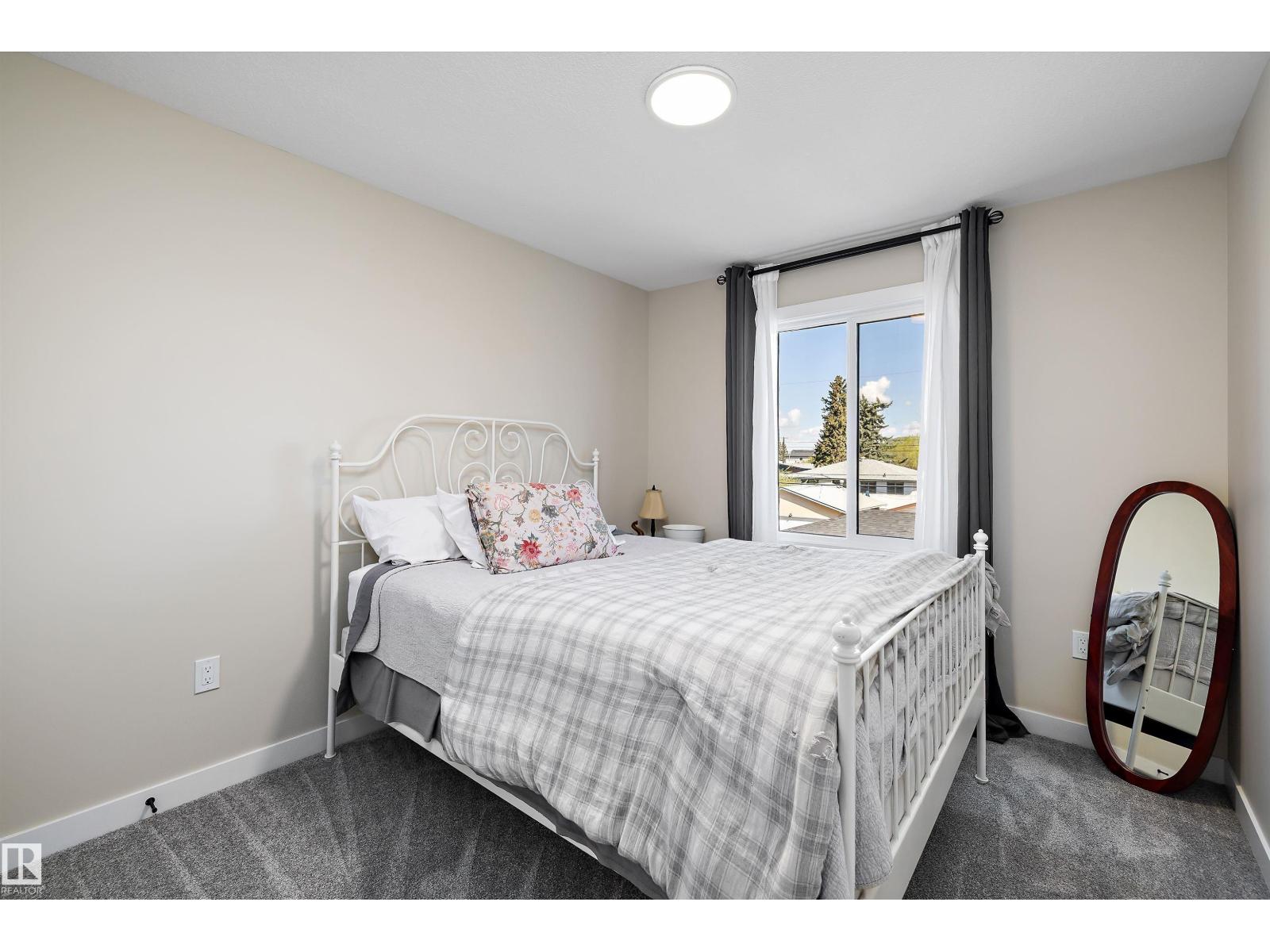 7208 78 Av Nw Property Photo 34