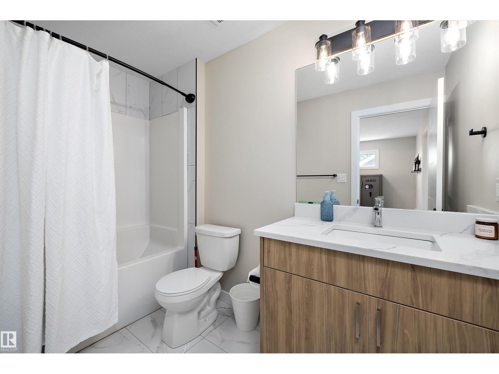 7208 78 Av Nw Property Photo 37