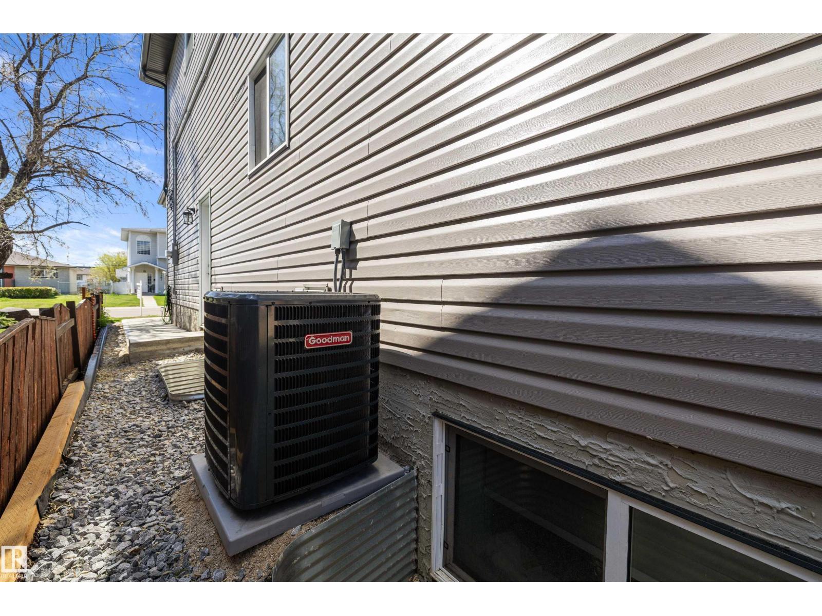 7208 78 Av Nw Property Photo 50