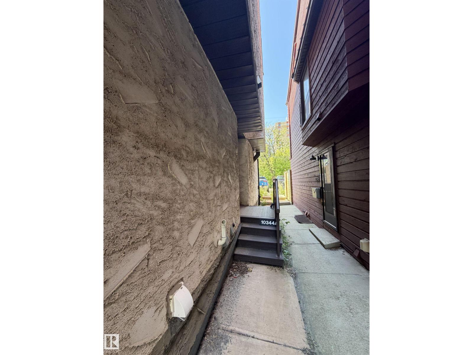 10344a 121 St Nw Property Photo 23