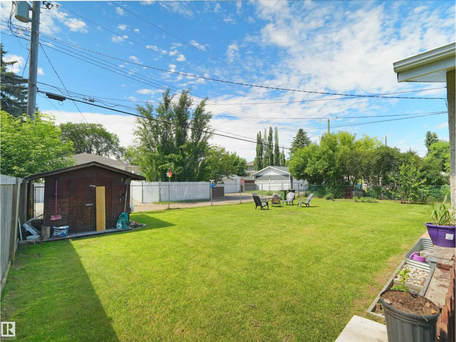9256 75 St Nw Property Photo 5