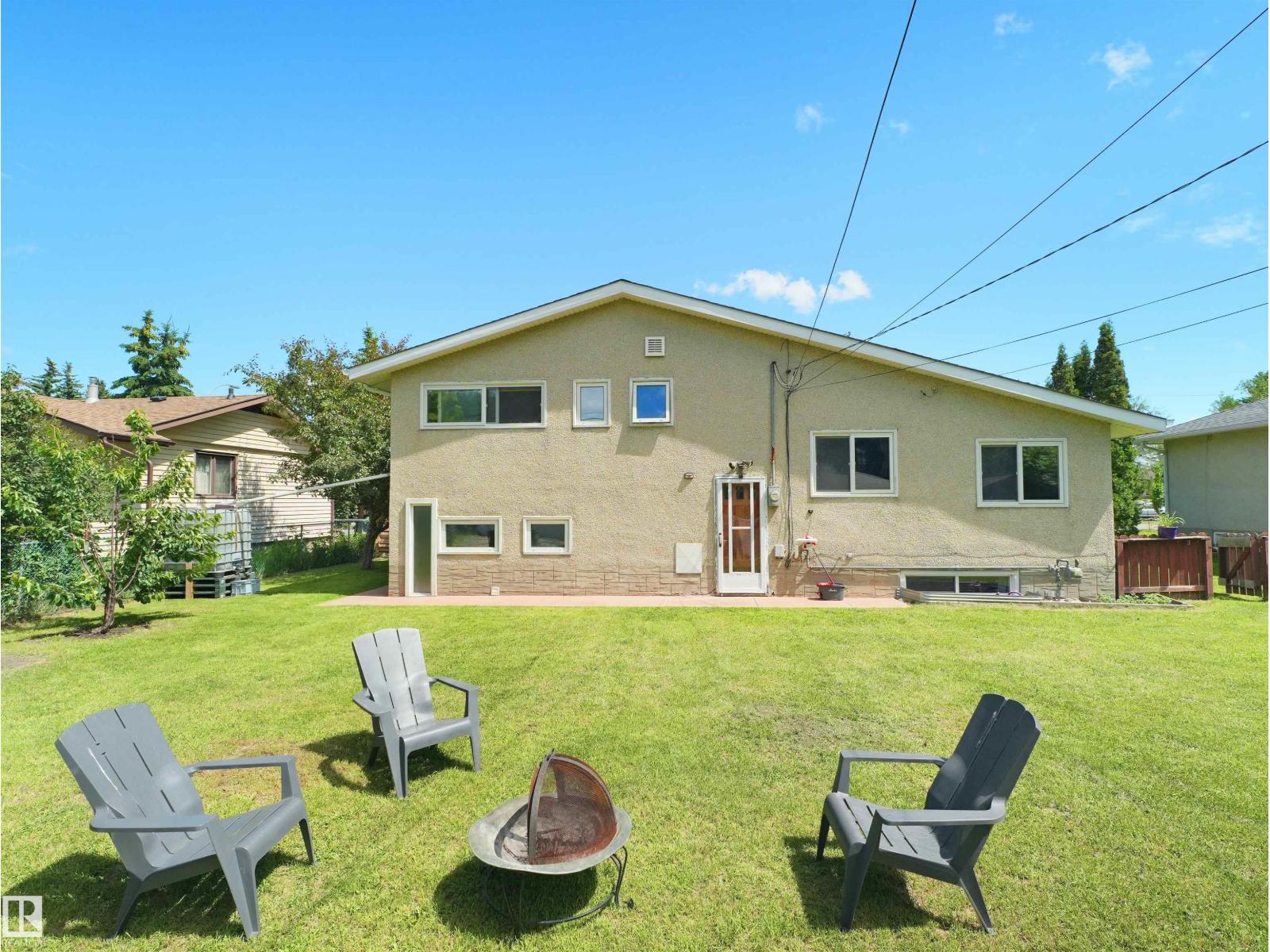 9256 75 St Nw Property Photo 6