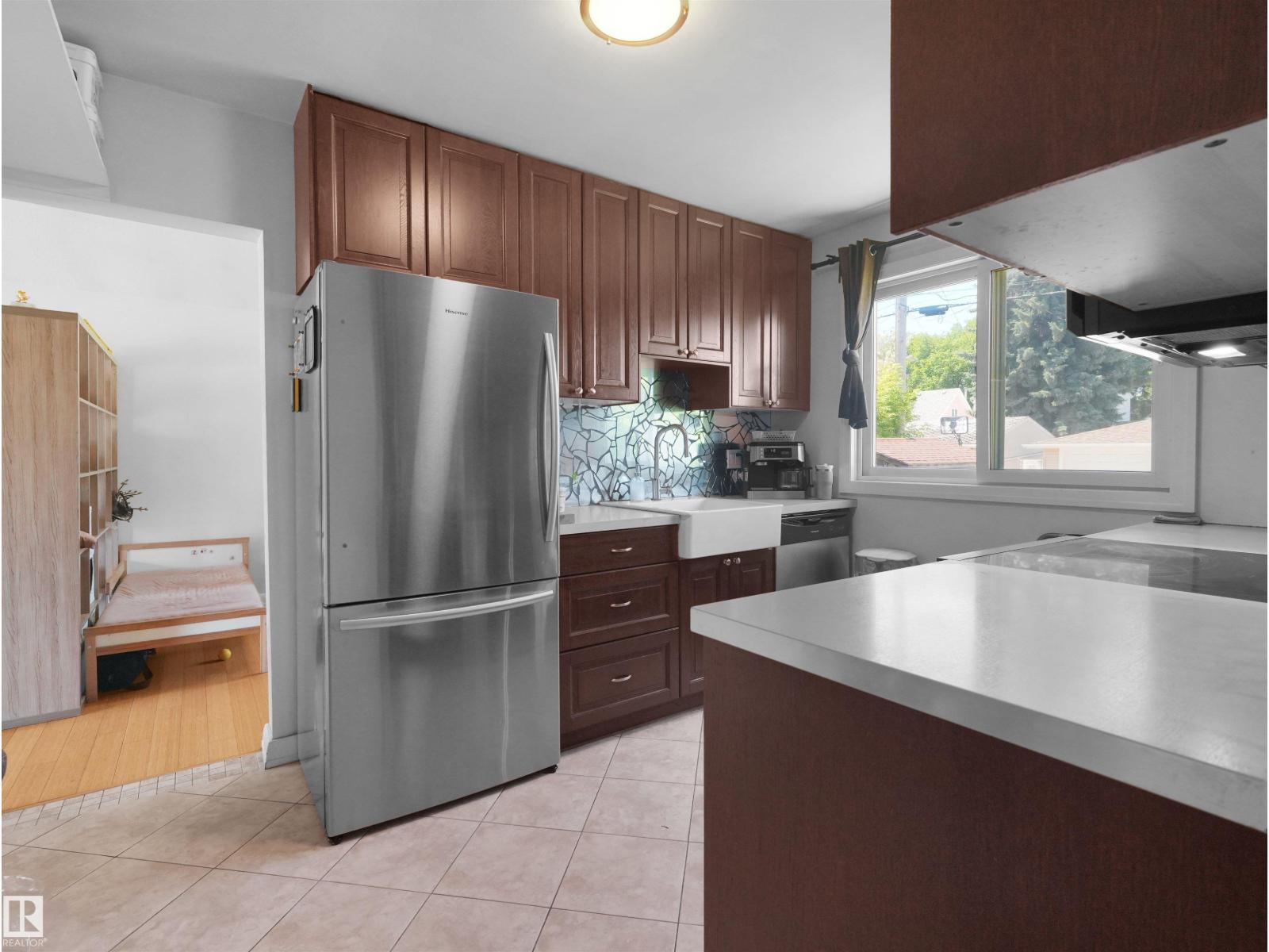 9256 75 St Nw Property Photo 18