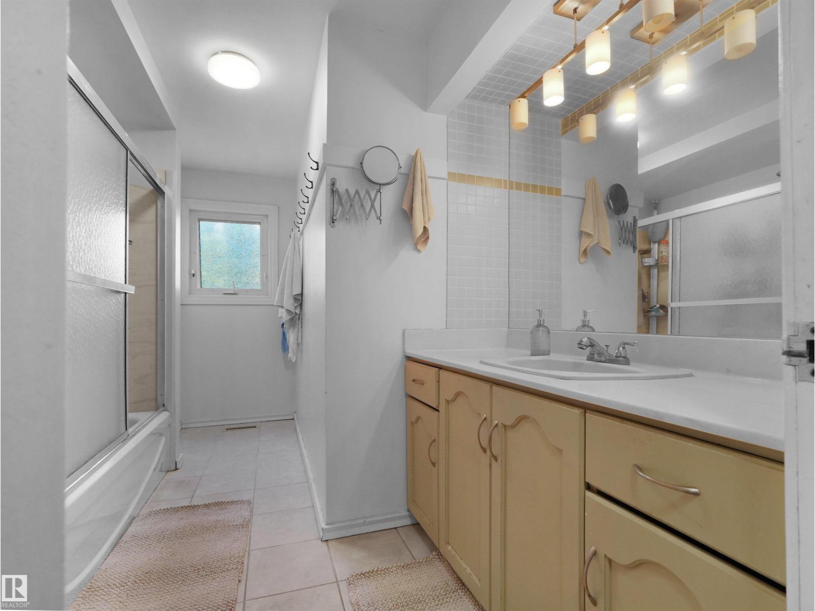 9256 75 St Nw Property Photo 25