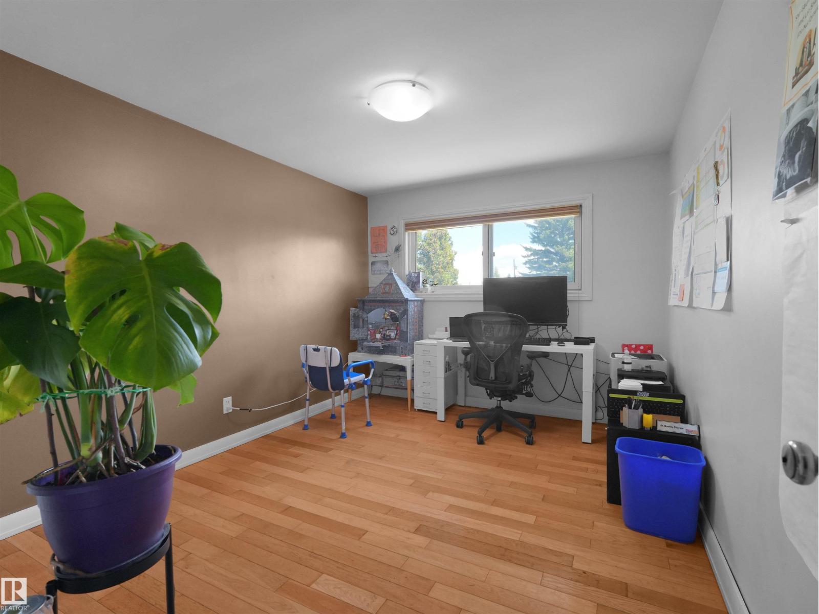 9256 75 St Nw Property Photo 28