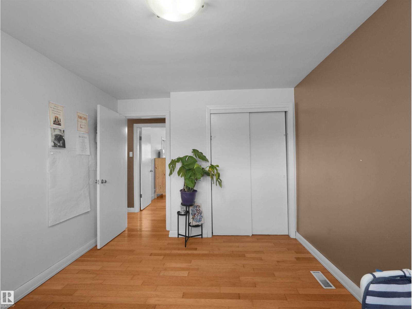 9256 75 St Nw Property Photo 29