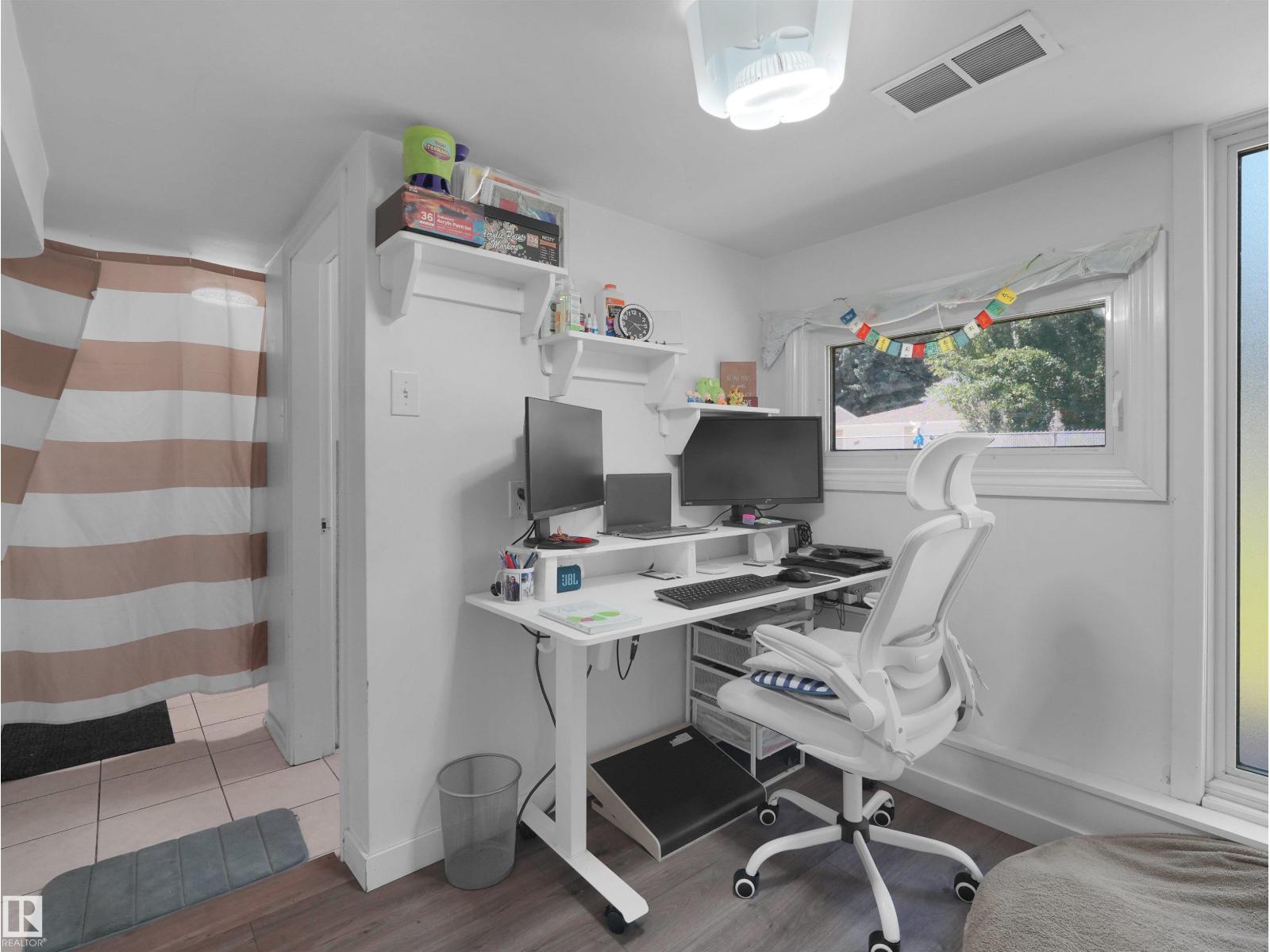 9256 75 St Nw Property Photo 36