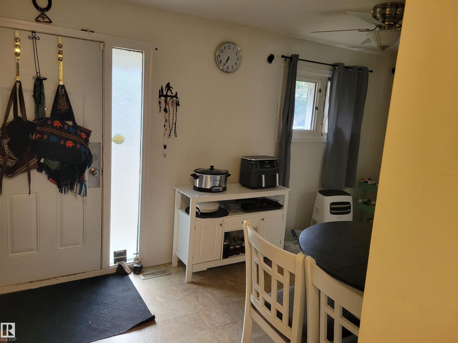 129 Abbottsfield Rd Nw Property Photo 3