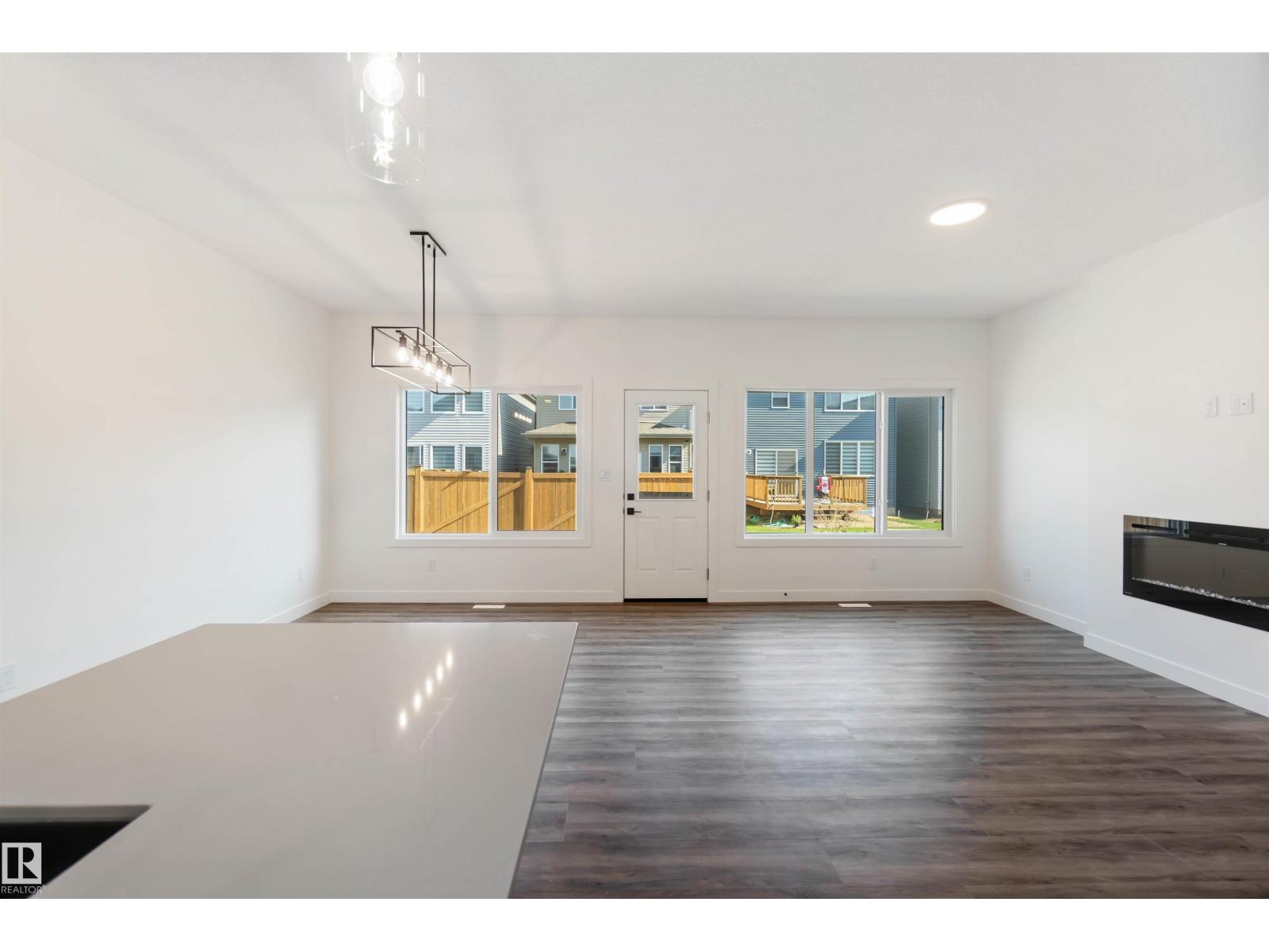 2431 194 St Nw Property Photo 16