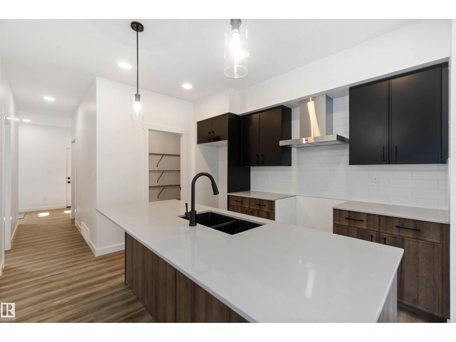 2431 194 St Nw Property Photo 17