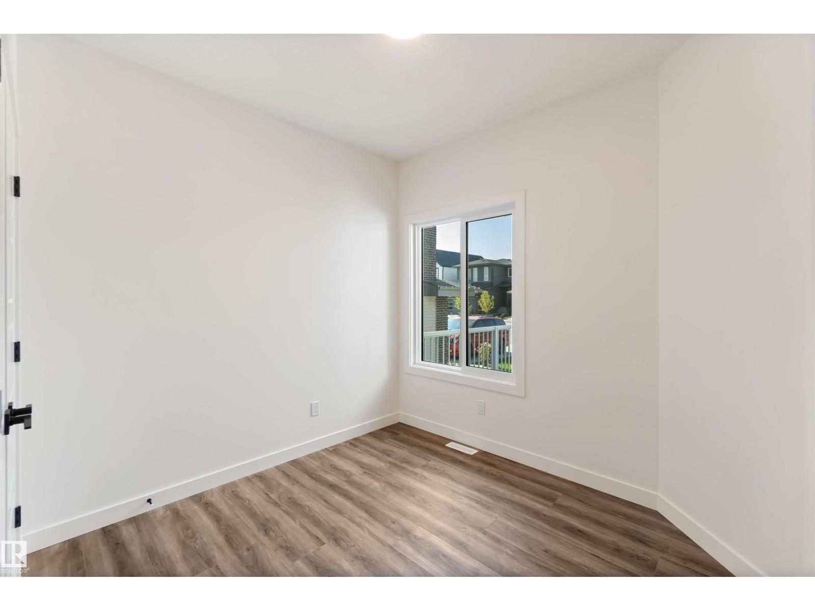2431 194 St Nw Property Photo 37