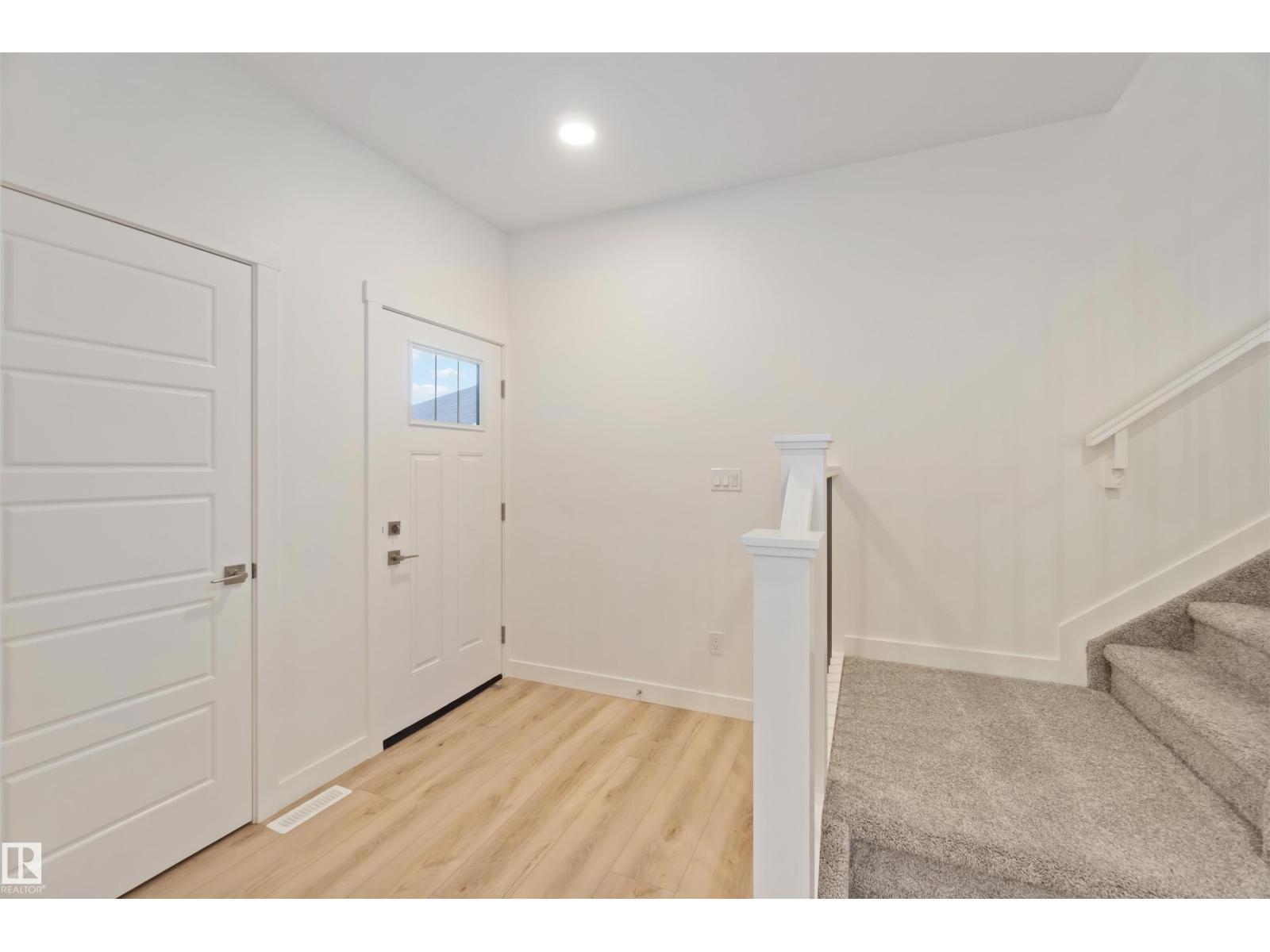 2503 194 St Nw Property Photo 5