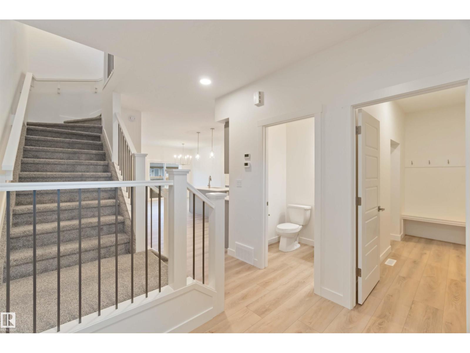 2503 194 St Nw Property Photo 6