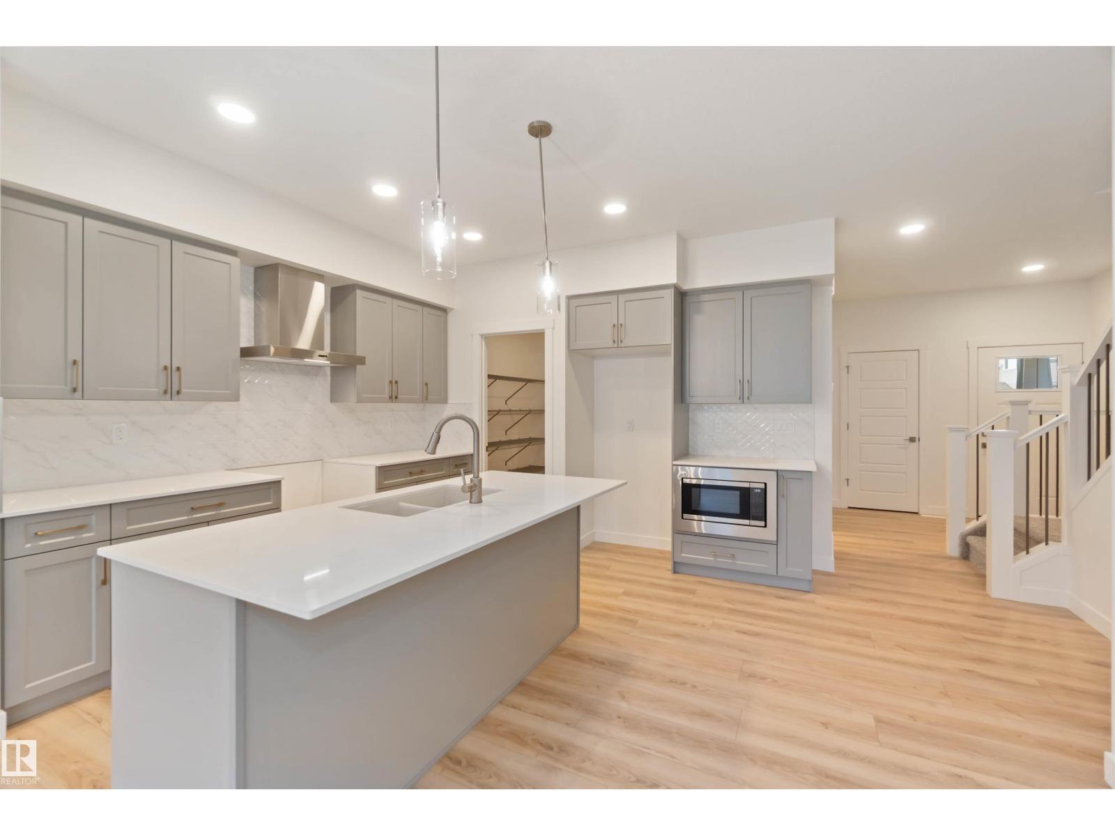 2503 194 St Nw Property Photo 10