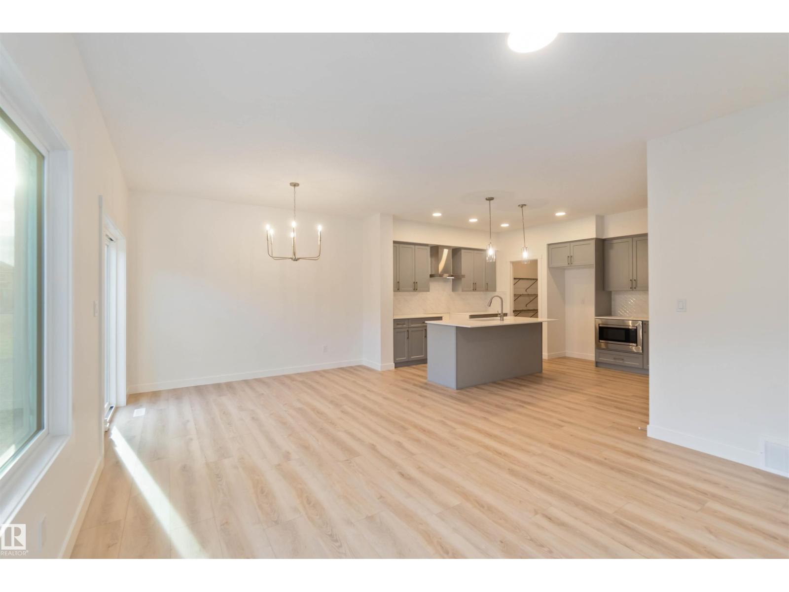 2503 194 St Nw Property Photo 18