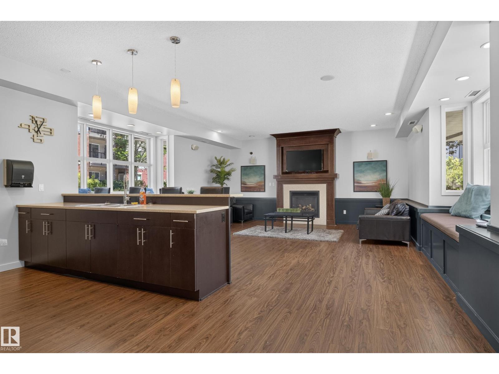 #24 655 Watt Bv Sw Property Photo 51