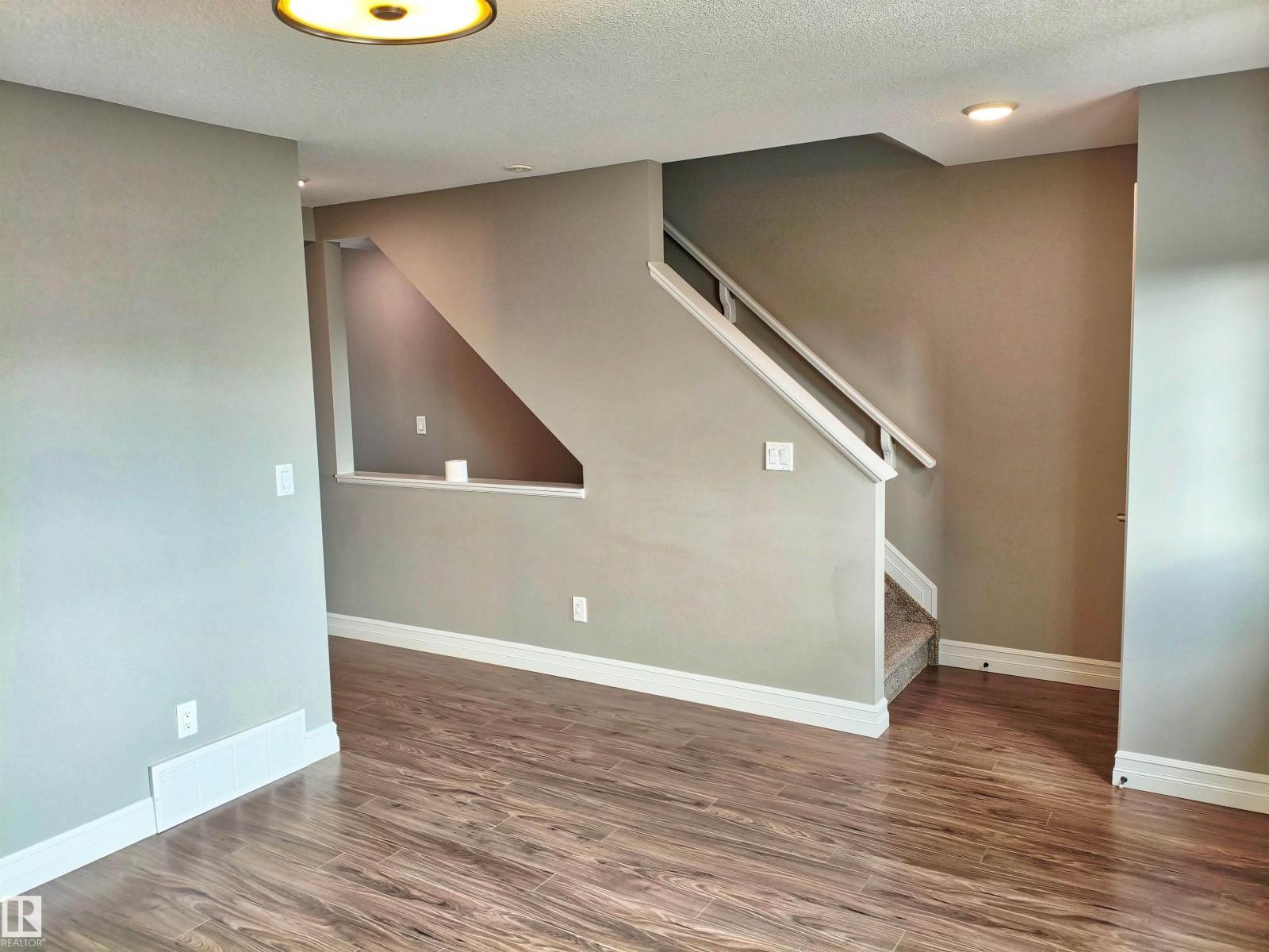 #23 1508 105 St Nw Property Photo 8