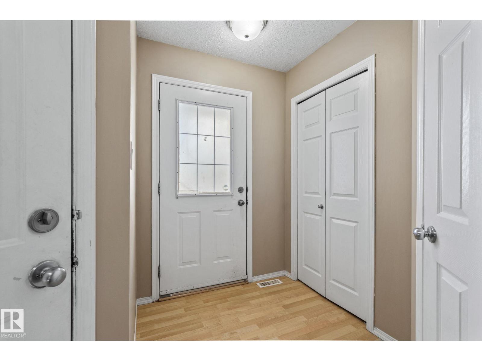 #92 4350 23 St Nw Property Photo 5