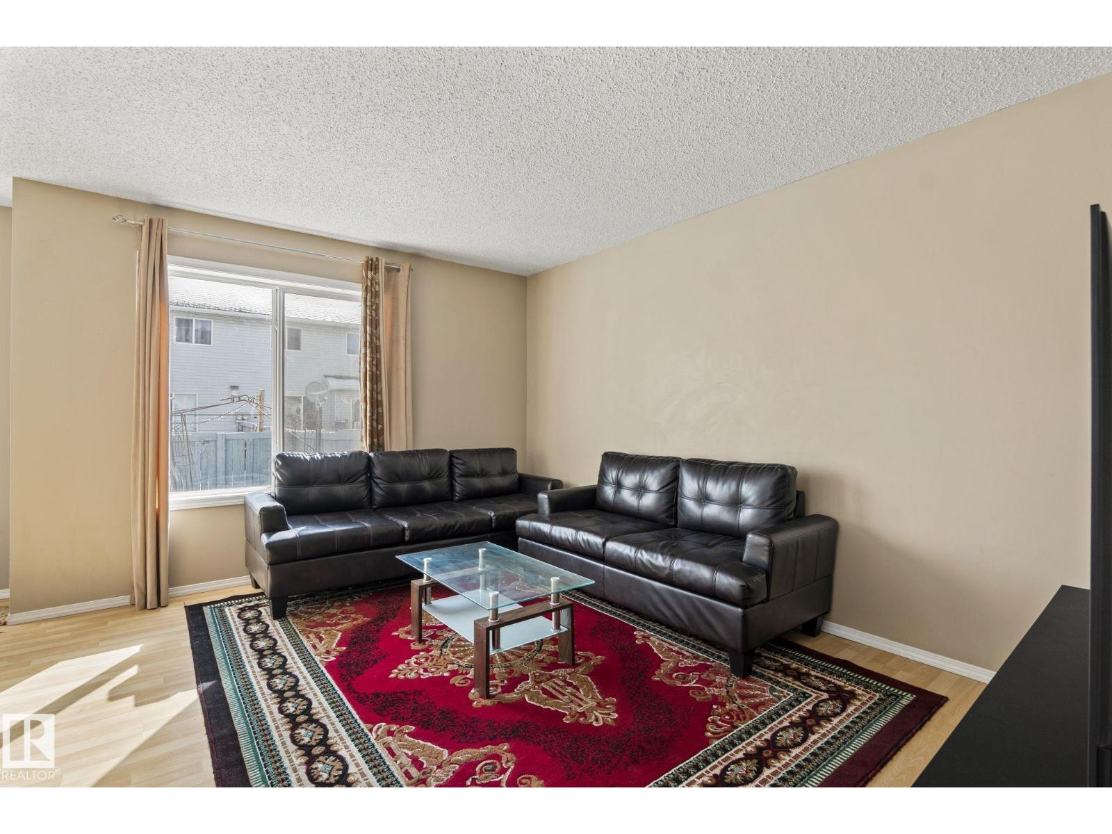 #92 4350 23 St Nw Property Photo 8