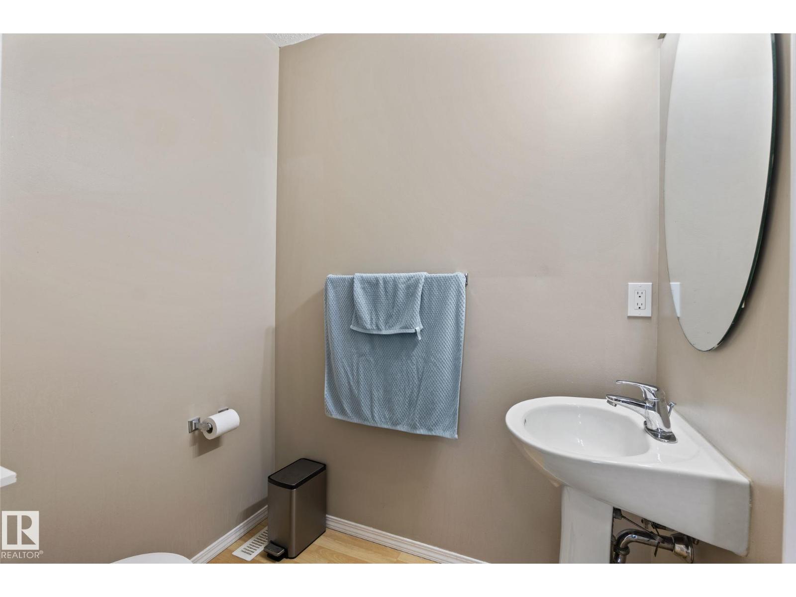 #92 4350 23 St Nw Property Photo 13