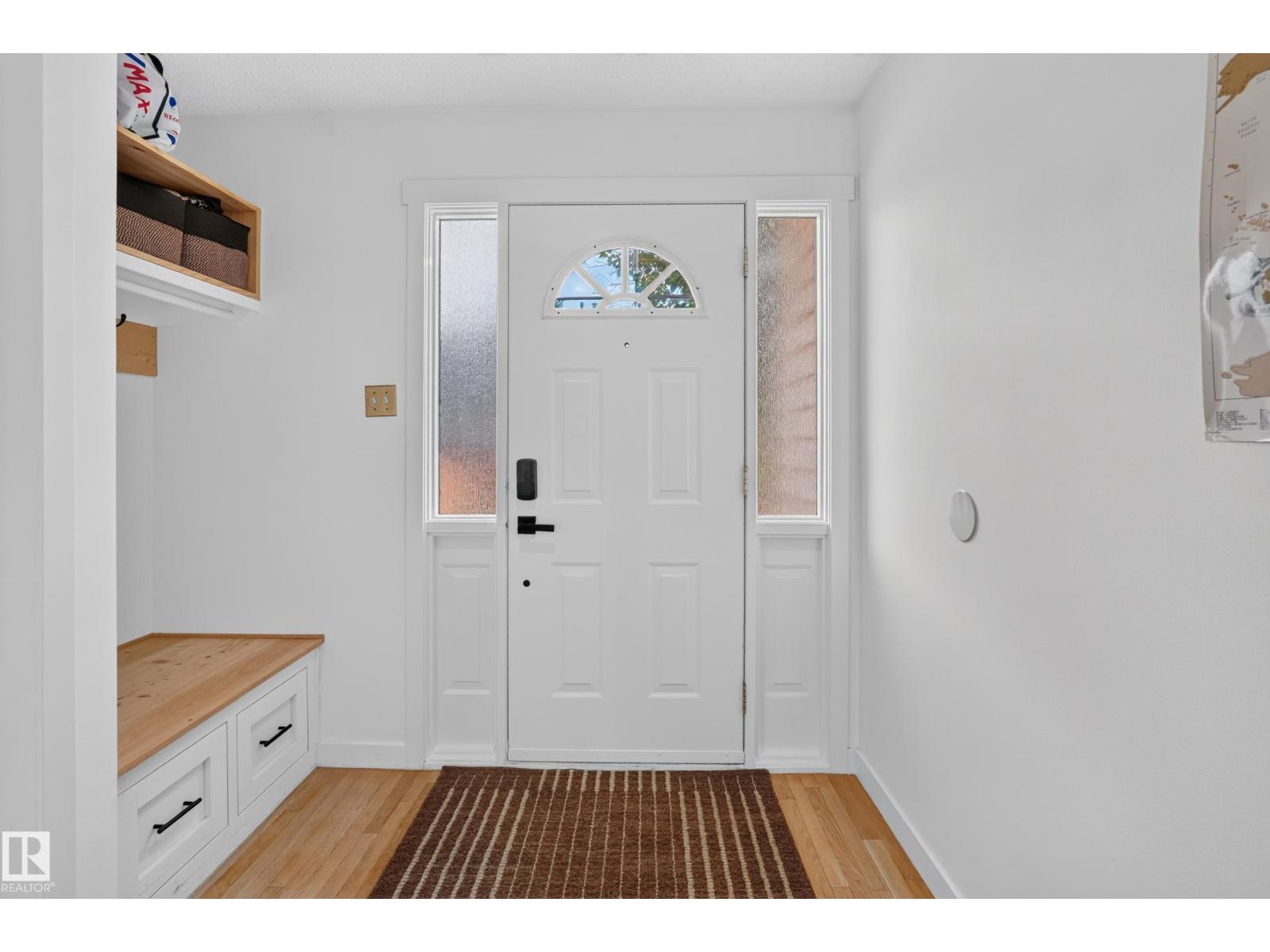 6712 36a Av Nw Property Photo 3