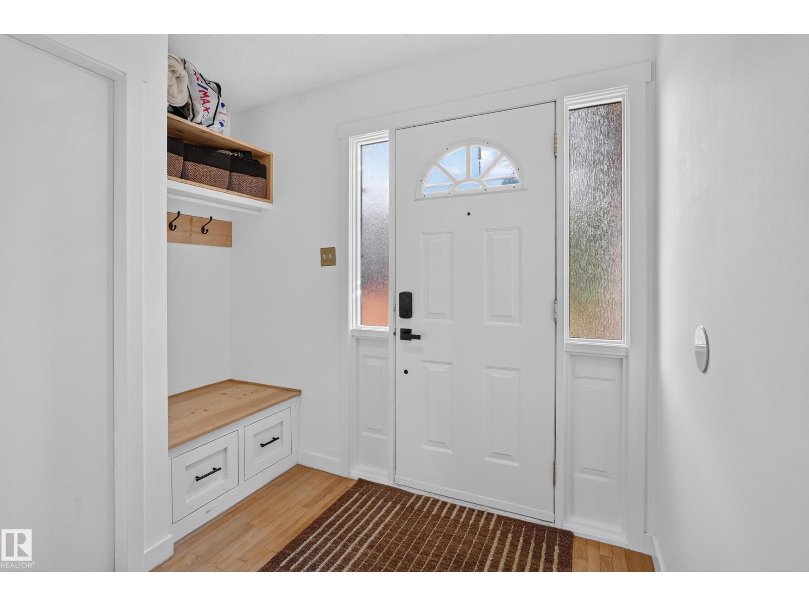 6712 36a Av Nw Property Photo 4