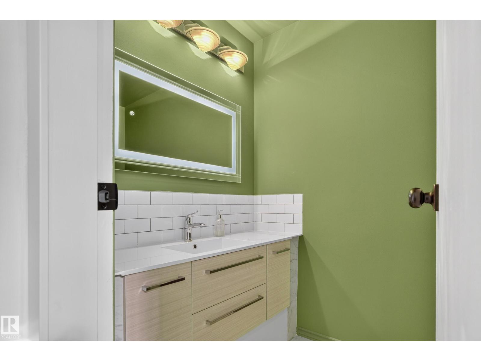 6712 36a Av Nw Property Photo 10