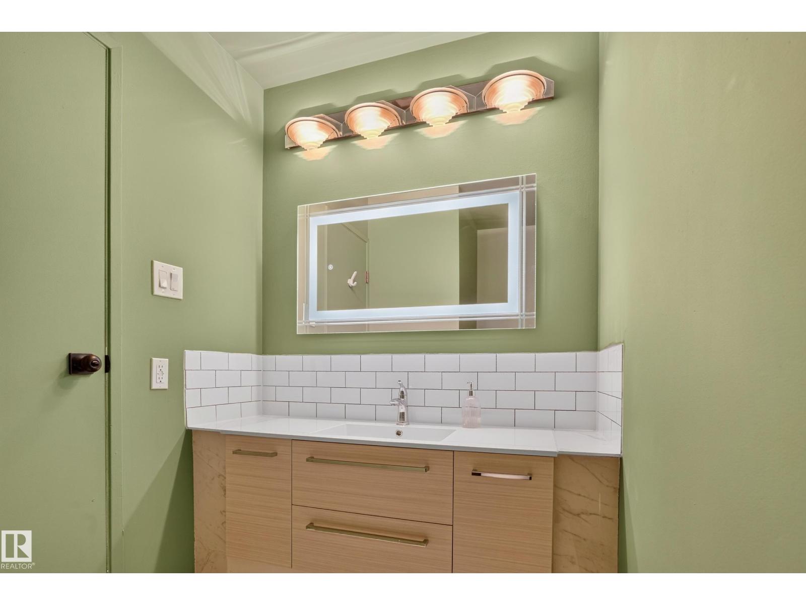 6712 36a Av Nw Property Photo 11