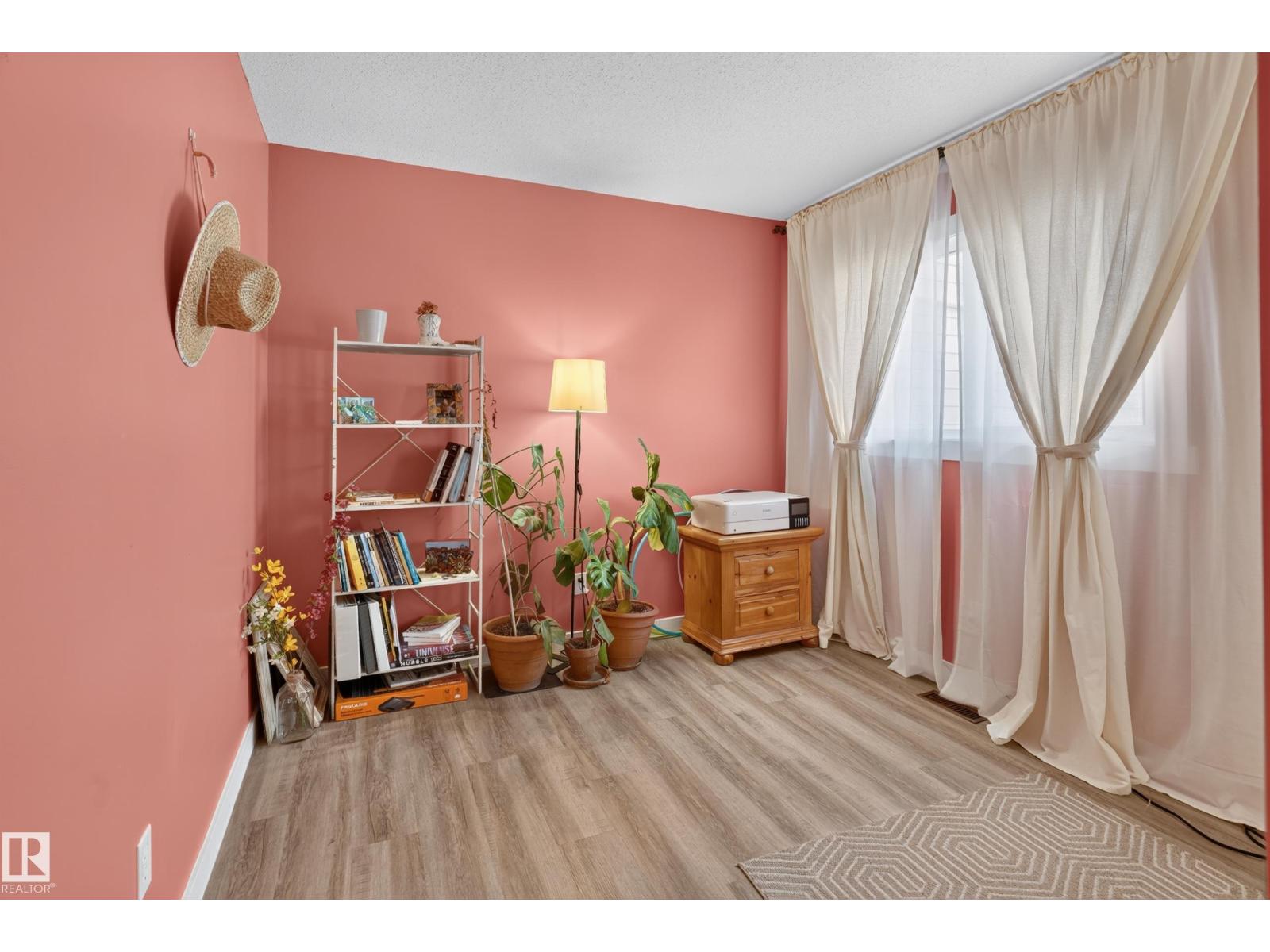 6712 36a Av Nw Property Photo 37