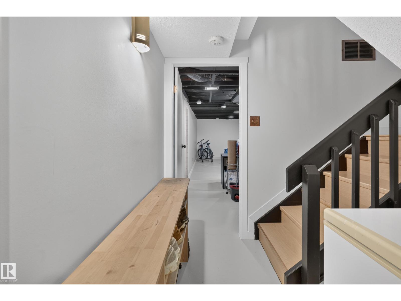 6712 36a Av Nw Property Photo 39