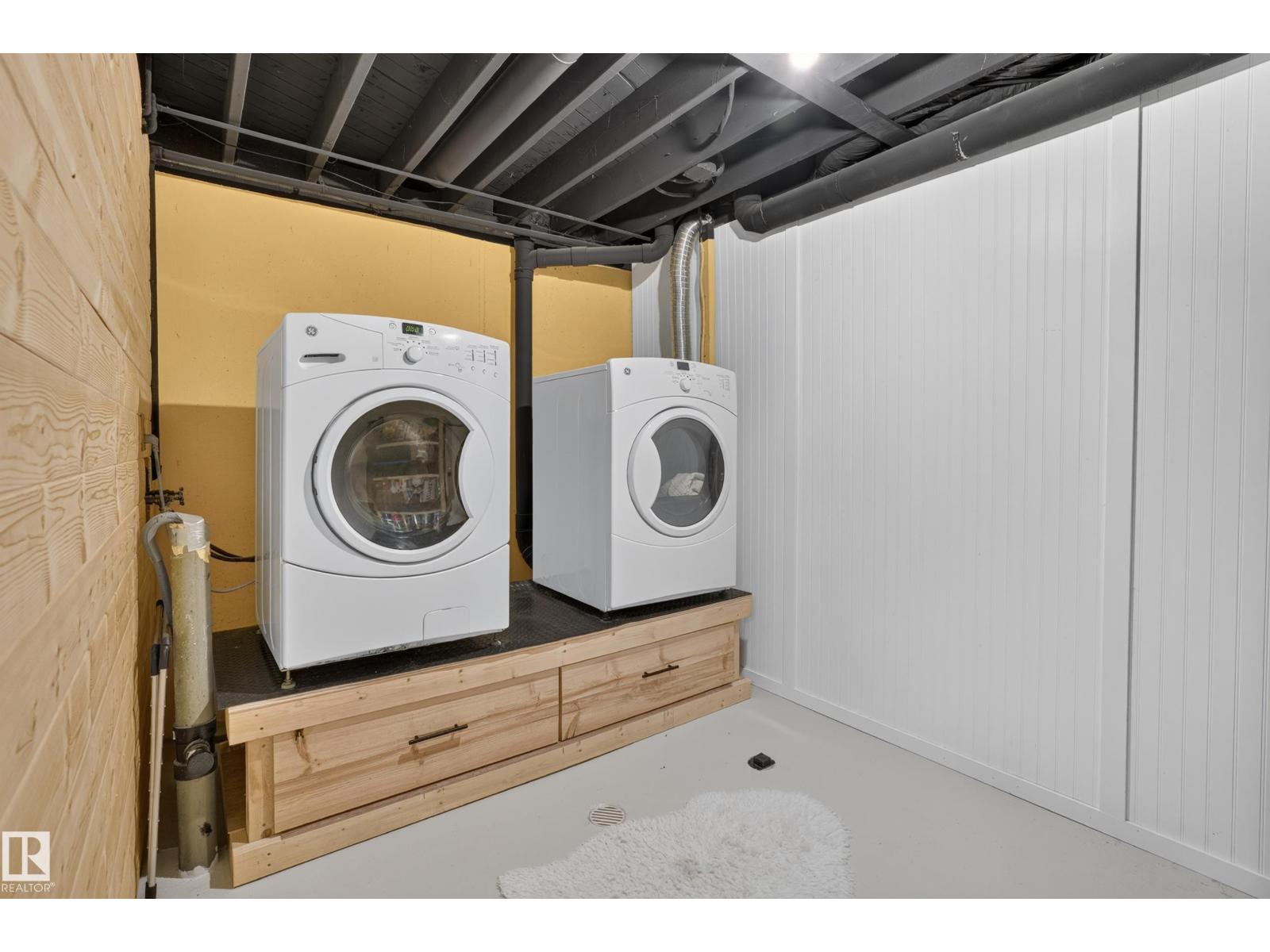 6712 36a Av Nw Property Photo 43