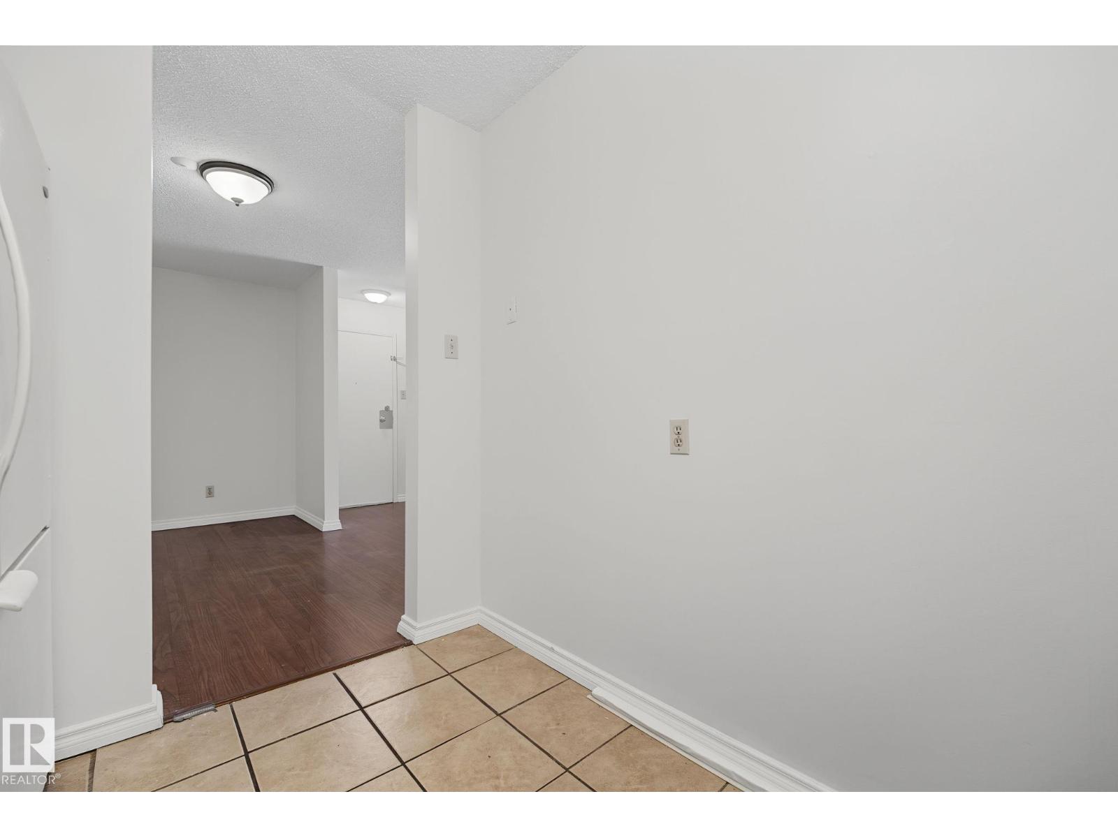 #6e 11608 28 Av Nw Nw Property Photo 15