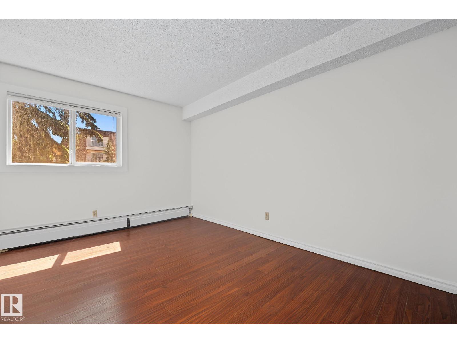 #6e 11608 28 Av Nw Nw Property Photo 23