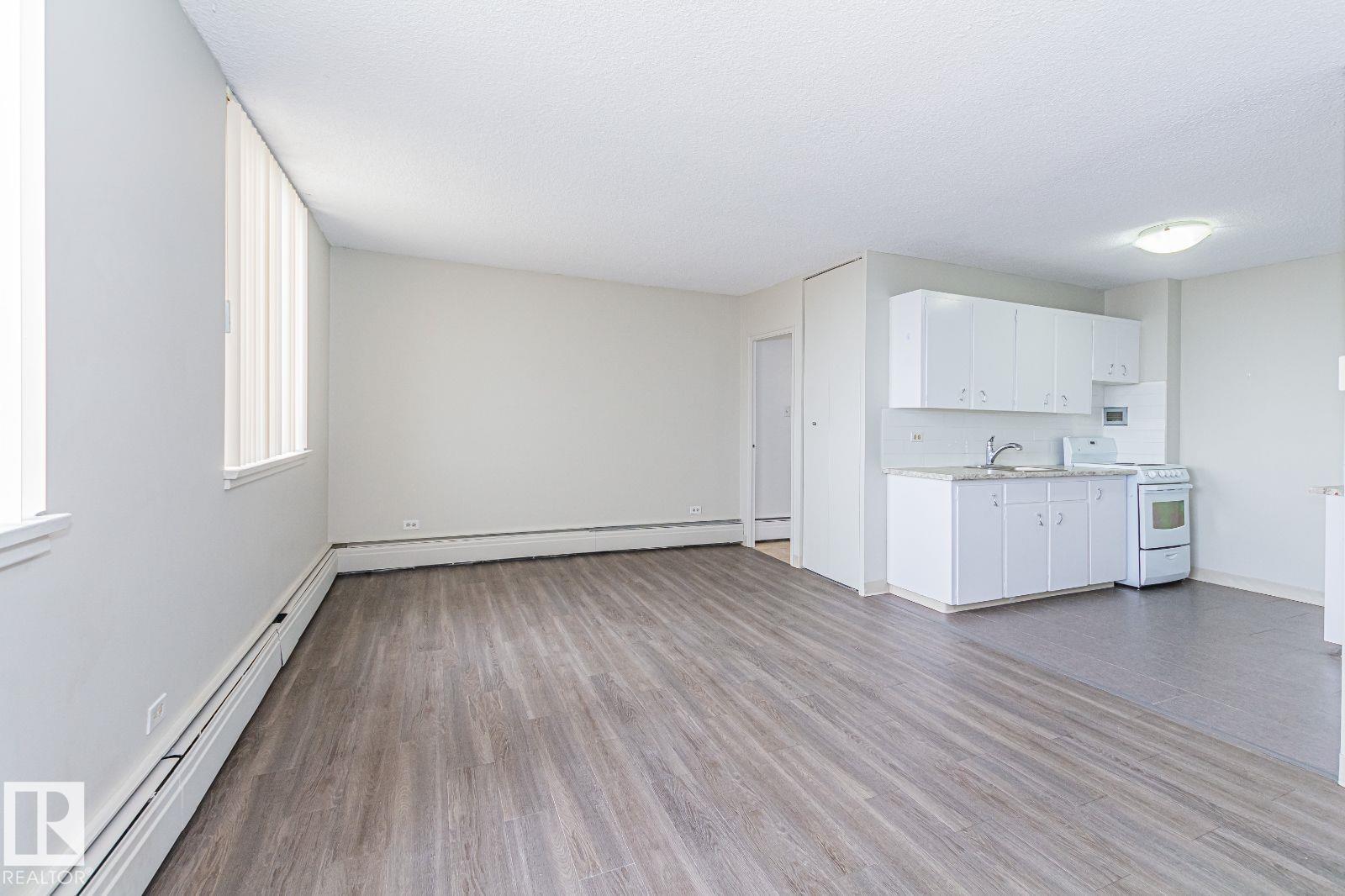 8510 111 St Nw Property Photo 3