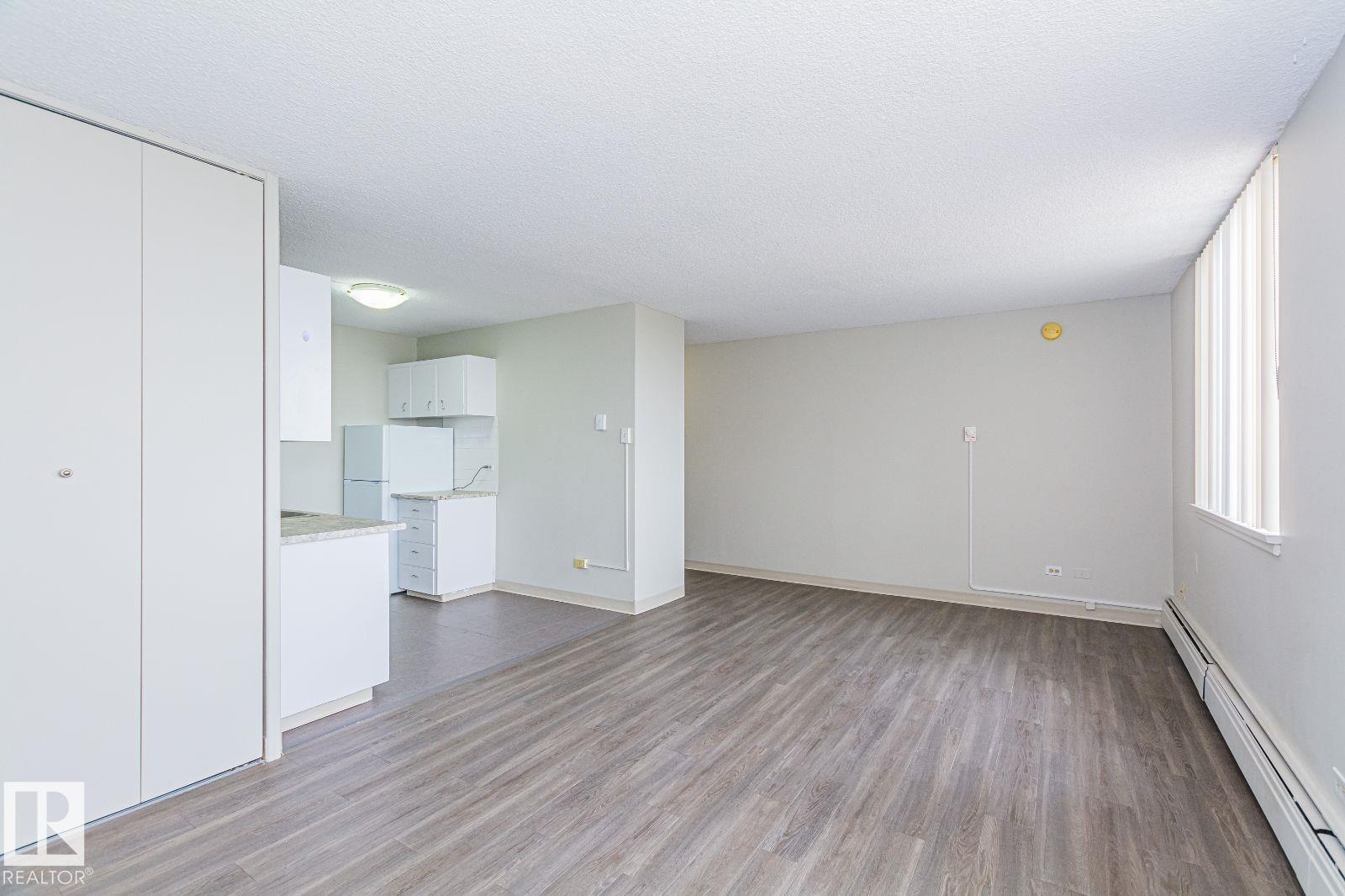 8510 111 St Nw Property Photo 4