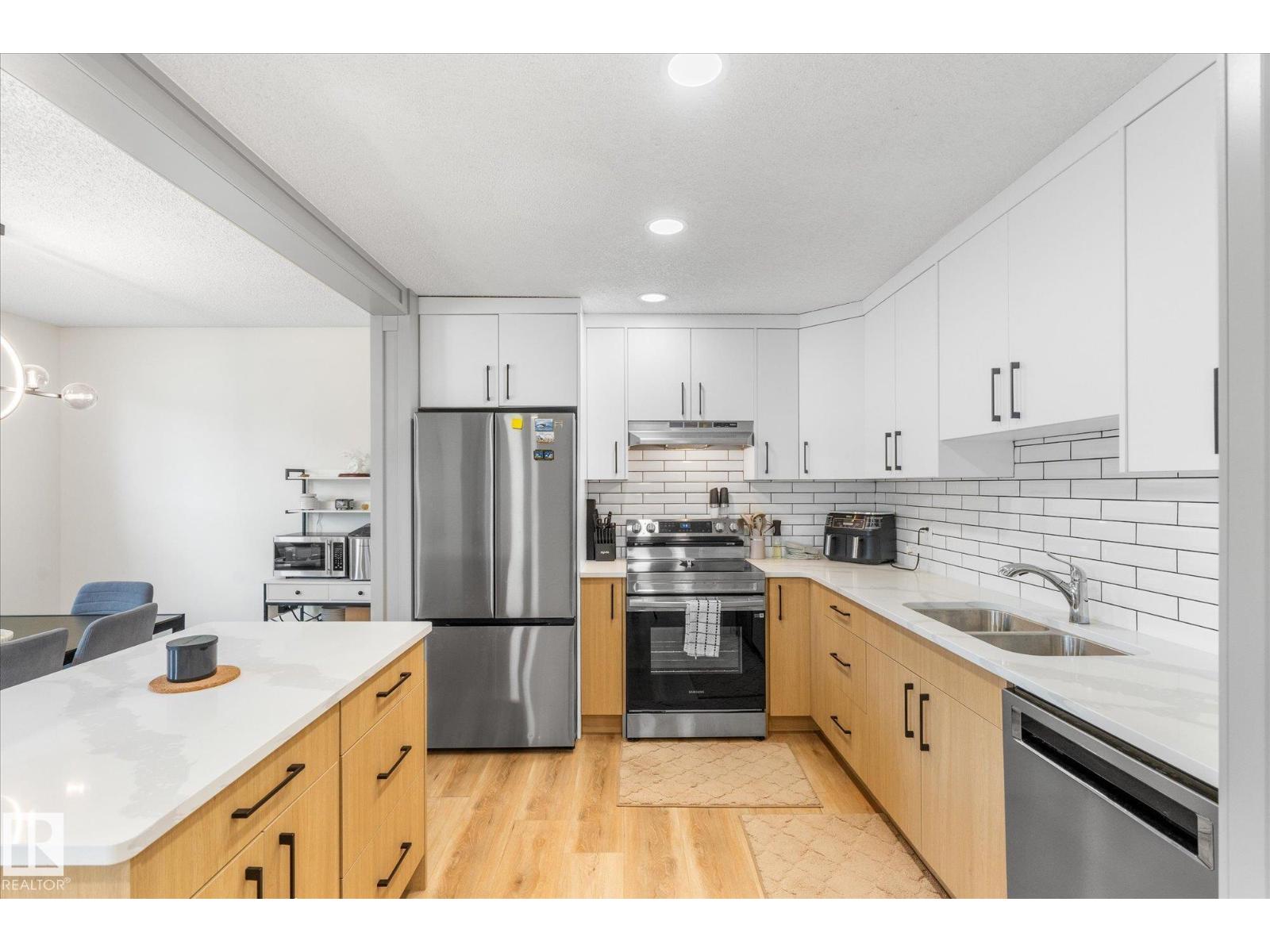 4009 37 Av Nw Property Photo 8
