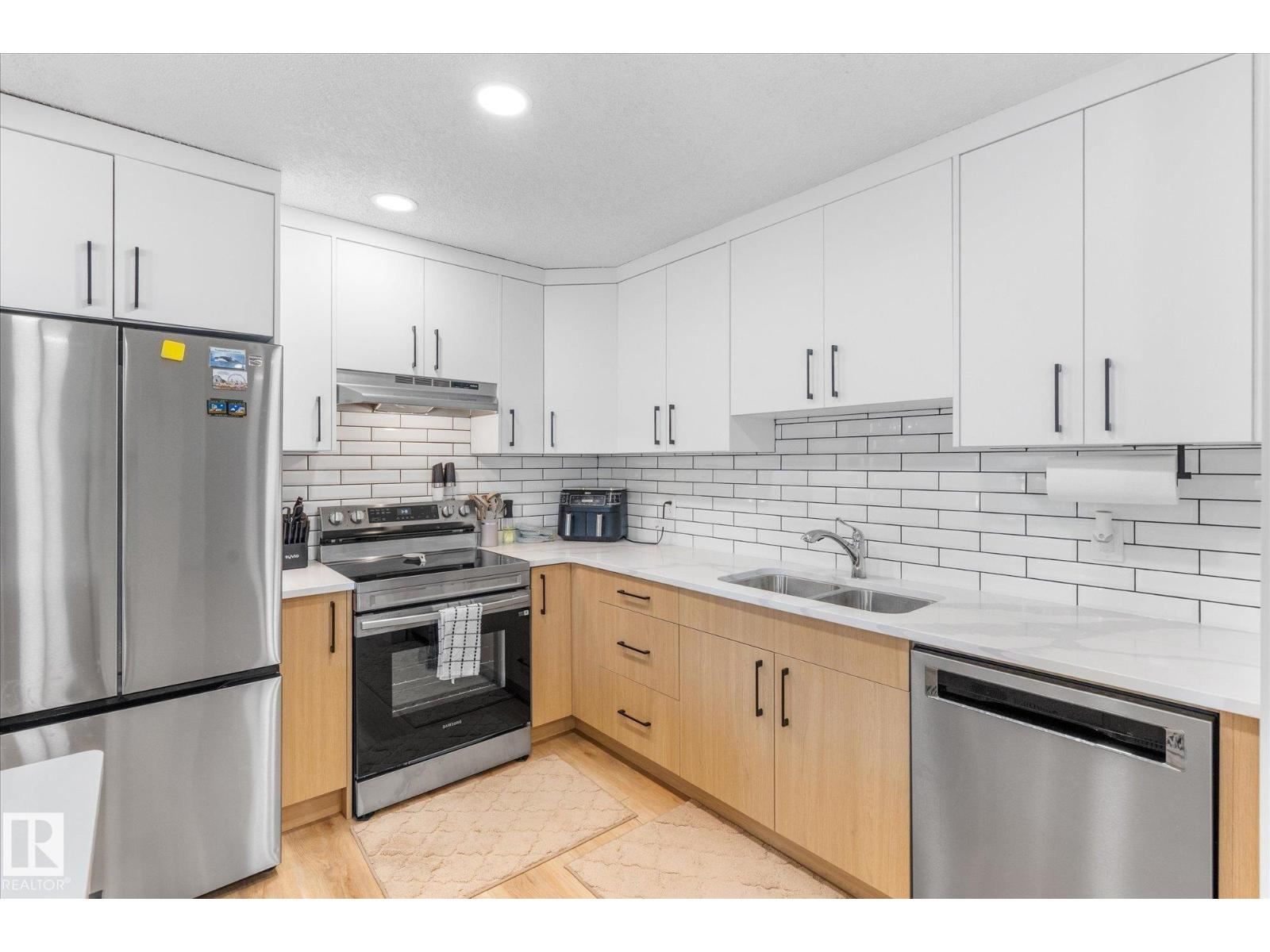 4009 37 Av Nw Property Photo 11