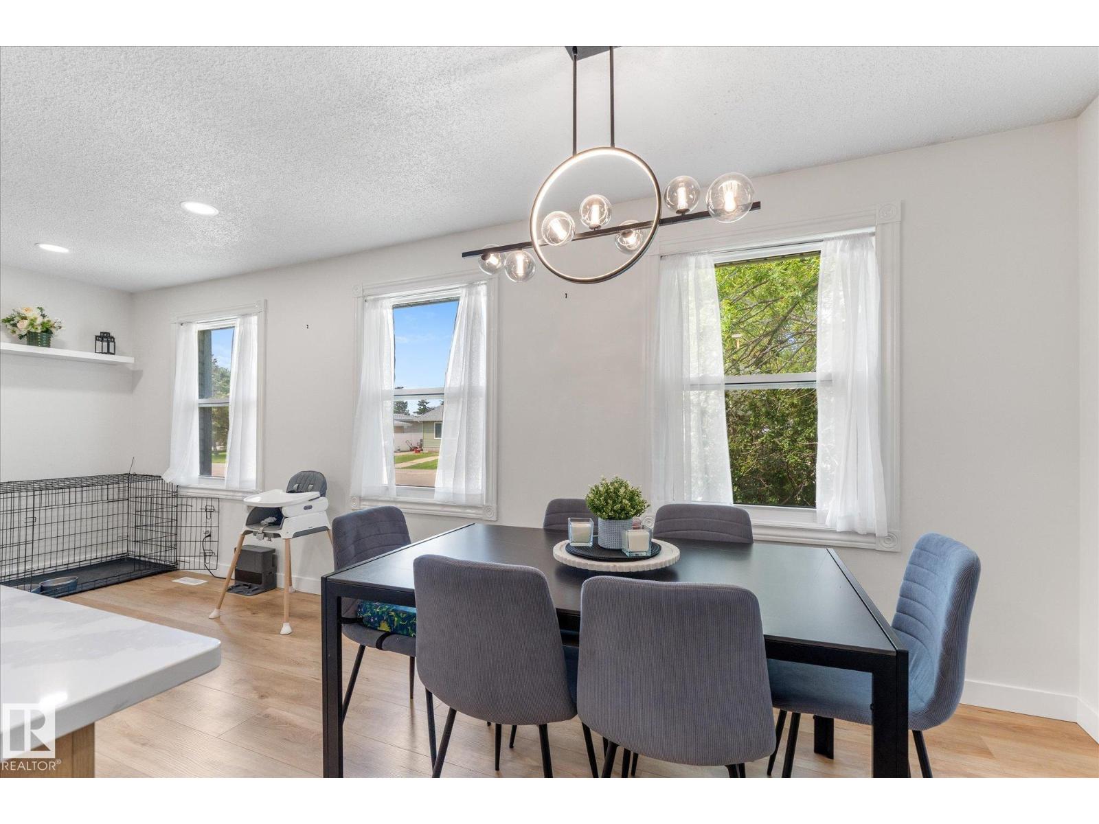 4009 37 Av Nw Property Photo 12