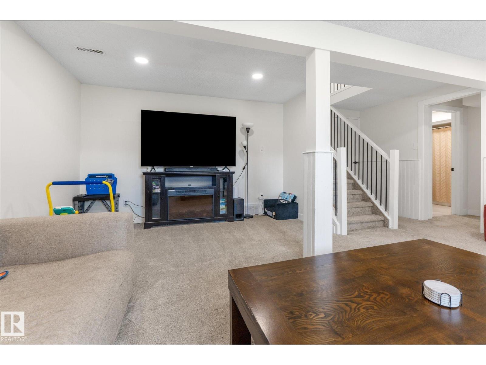 4009 37 Av Nw Property Photo 30