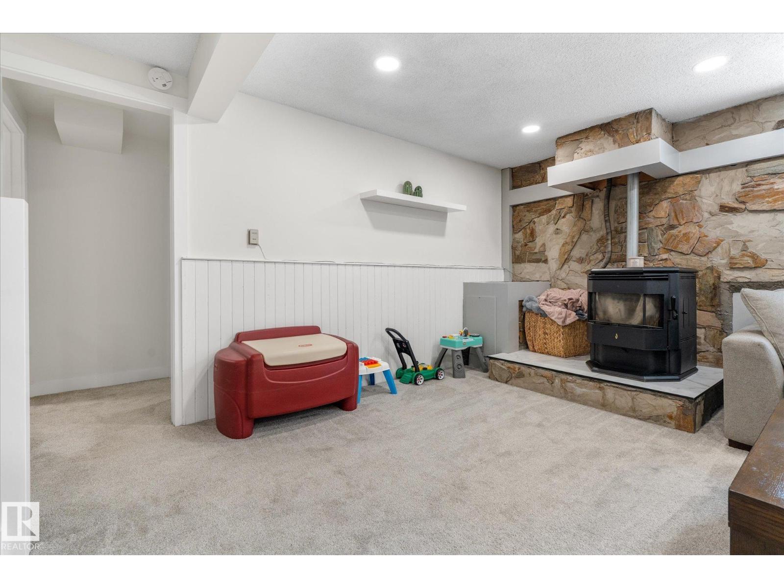 4009 37 Av Nw Property Photo 31