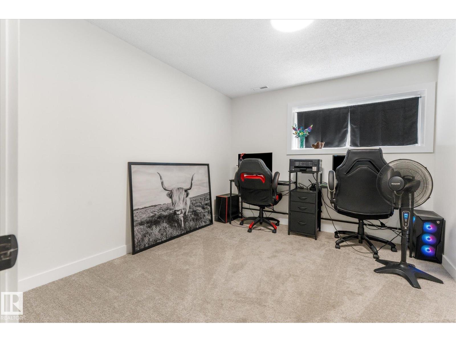 4009 37 Av Nw Property Photo 32