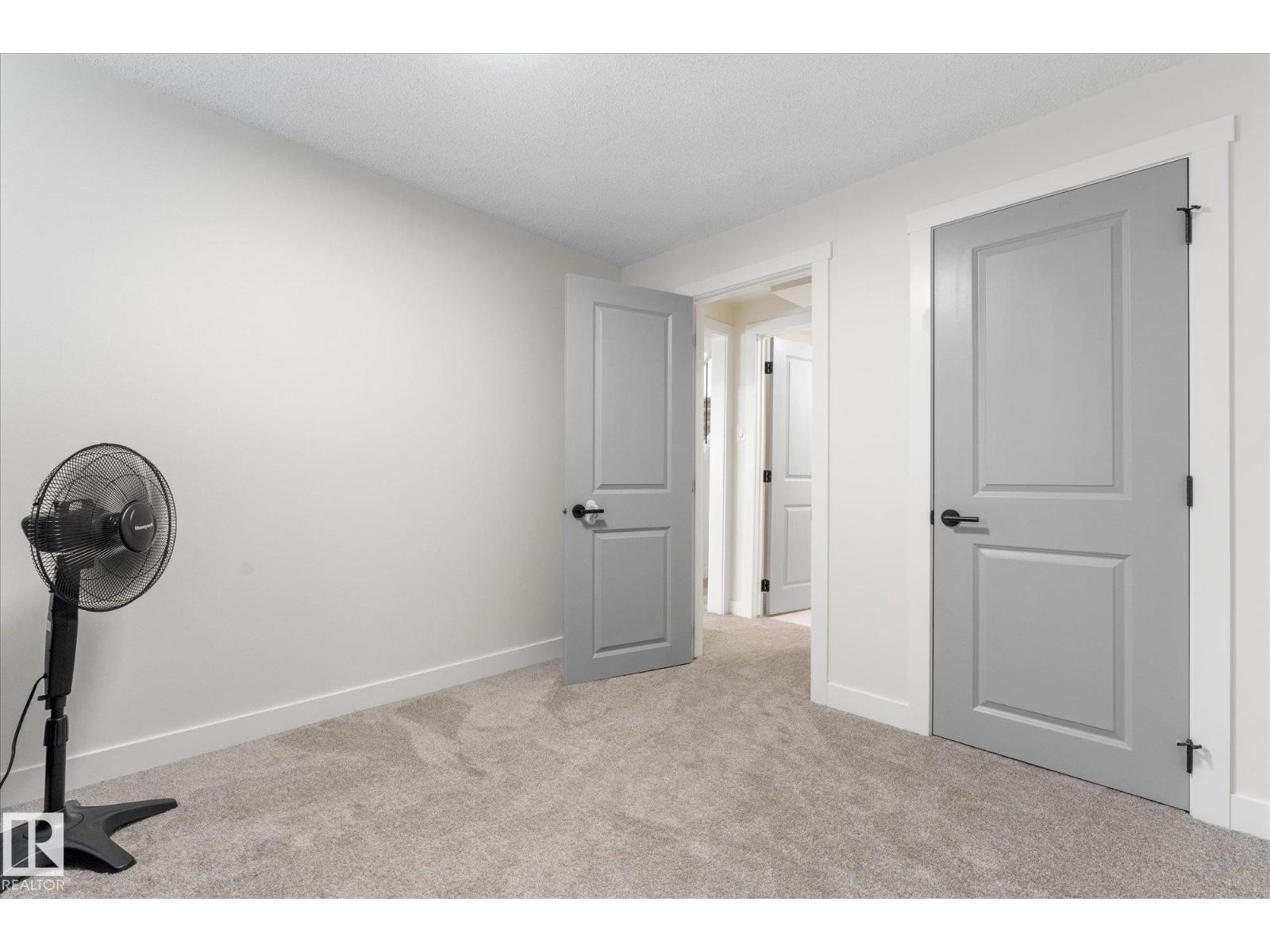 4009 37 Av Nw Property Photo 33