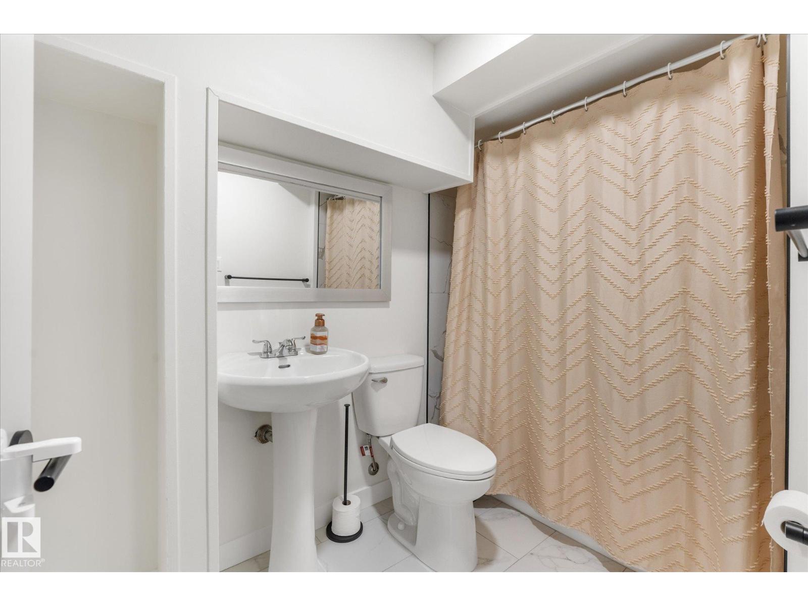 4009 37 Av Nw Property Photo 34