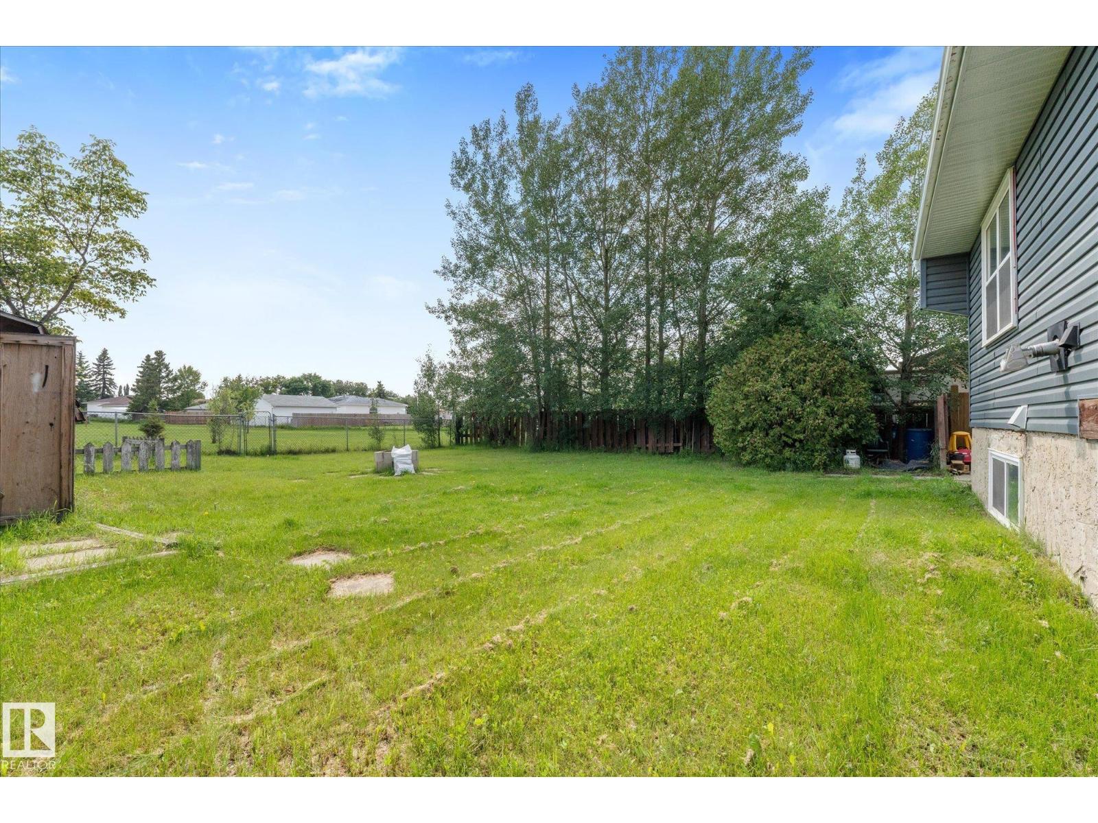4009 37 Av Nw Property Photo 38