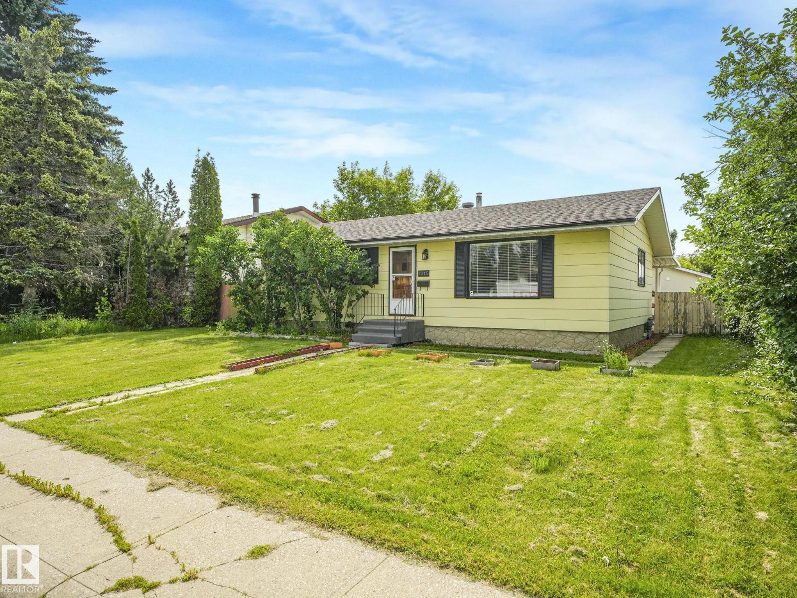 9315 151 Av Nw Property Photo 2