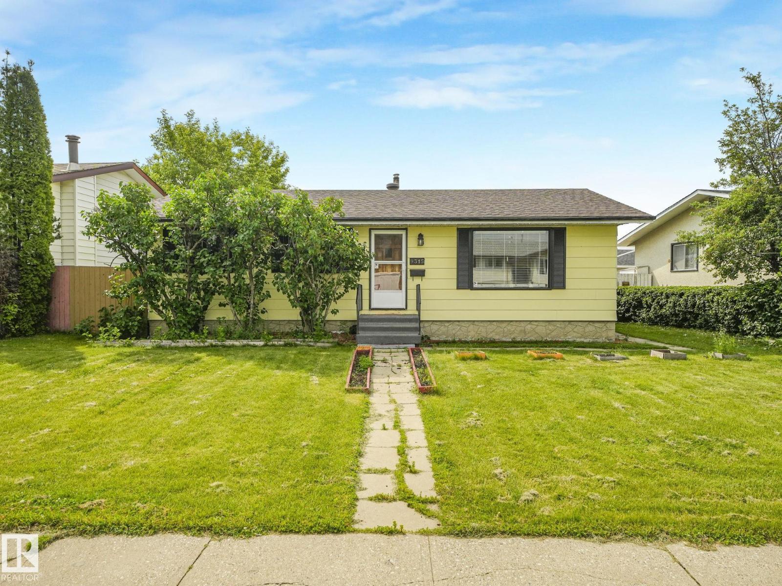 9315 151 Av Nw Property Photo 3